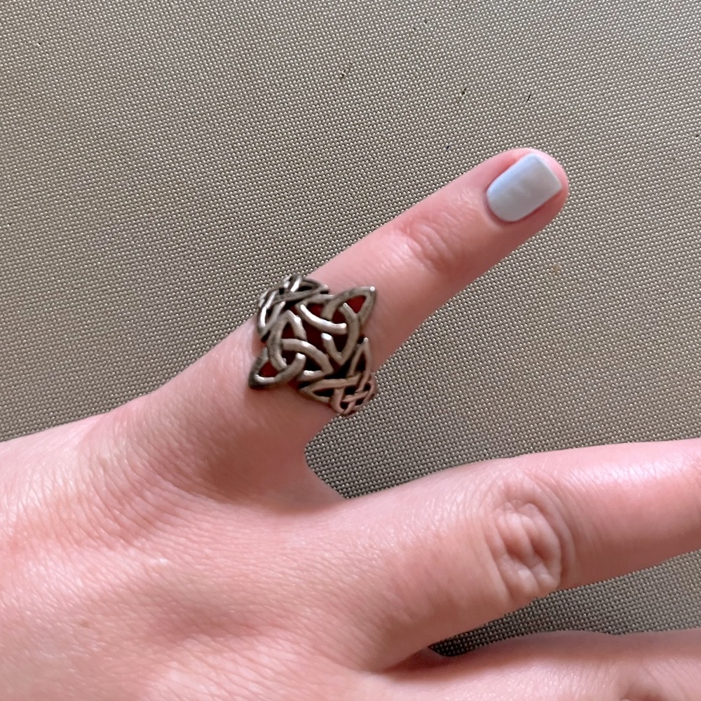 Metallic trinity ring